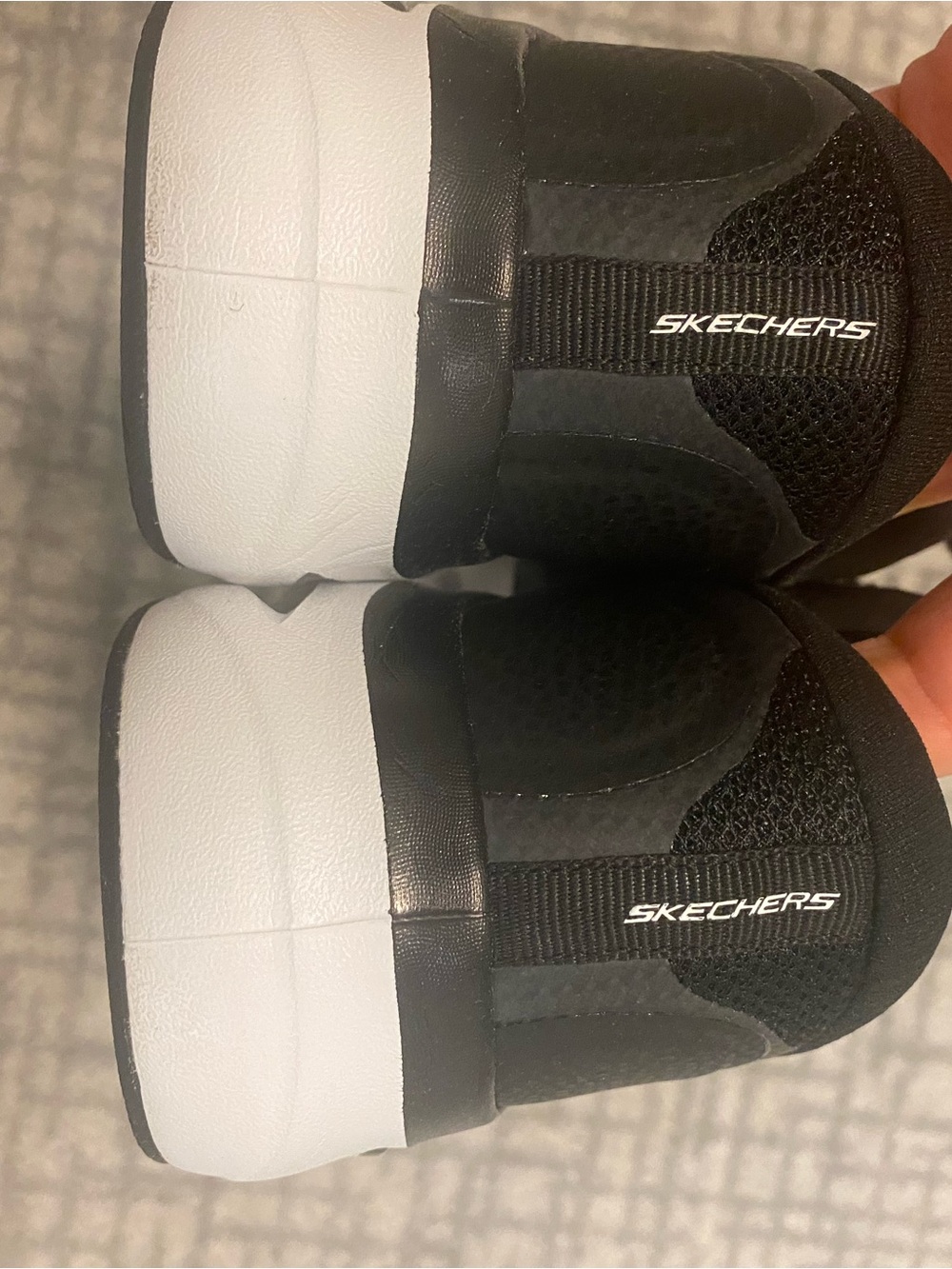 Sketchers Glide Step Arch Fit Black Athletic Sneaker New in Box 8.5 - Picture 7 of 10
